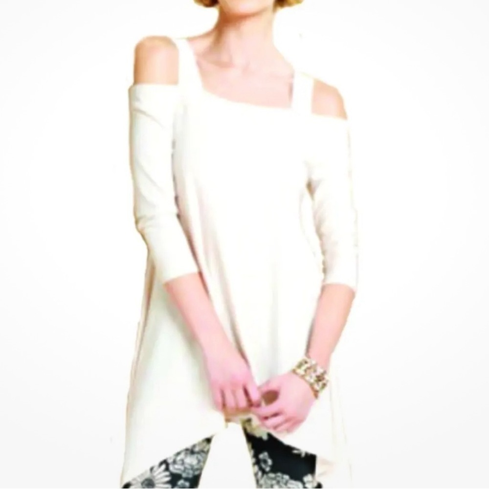 NWT Clara Sunwoo Cold Shoulder Tunic Handkerchief Hem Shark Bite 3/4 Sleeve XL